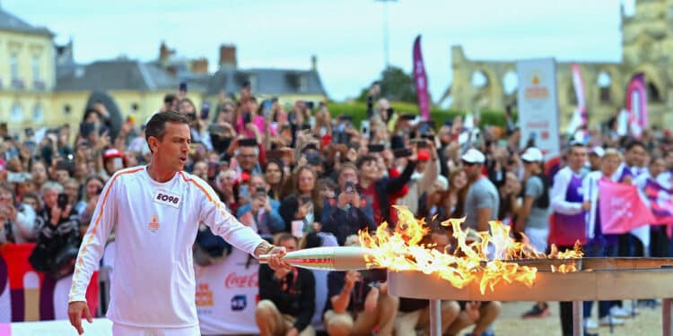 Paris 2024 : La Flamme Olympique transforme les Hauts-de-Seine