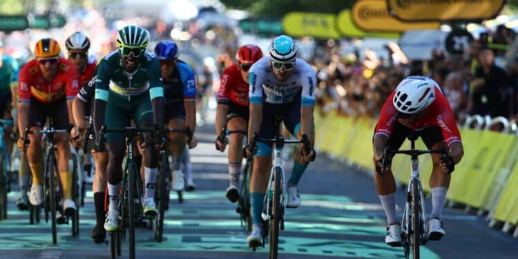 Tour de France 2024 : Dylan Groenewegen supersonique à Dijon