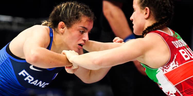 Paris 2024 : Améline Douarre, dernier espoir de la lutte tricolore