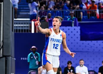 Paris 2024 : Guapo et les Bleues enflamment la Concorde !
