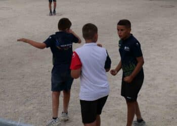 Replay Pétanque : Mondial Jeunes triplettes – Loni Szczotkowski en action face à Ethan Aubin