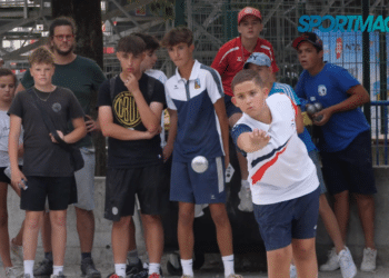 Pétanque : Loni, 10 ans et des carreaux en folie