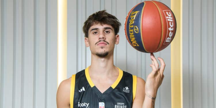 Basket : Le Stade Rochelais entre dans la mêlée