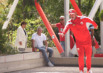 Pétanque : Puccinelli met Fanny la Thaïlande, Rocher en finale !
