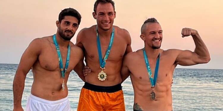 Beach Wrestling : Hugo Cuenot, le prof d’EPS champion du monde