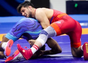 Lutte : la jeunesse française fait tapis à Dijon