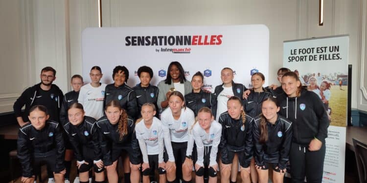 Football : Laure Boulleau et Madeleine Malonga auprès des jeunes à Clairefontaine