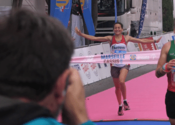 Marseille-Cassis : Clémence Calvin lève les bras