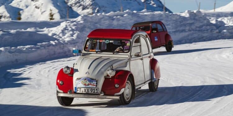 La Coupe 602 sur glace présente la 2CV Burton à L’Alpe d’Huez