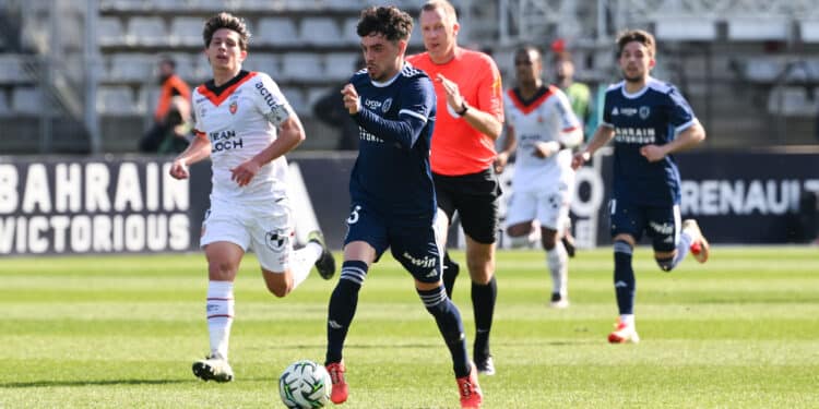 Football : le Paris FC mise sur le local