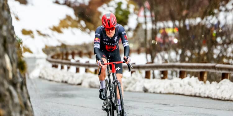 Paris-Nice : Storer transperce la neige à Auron 