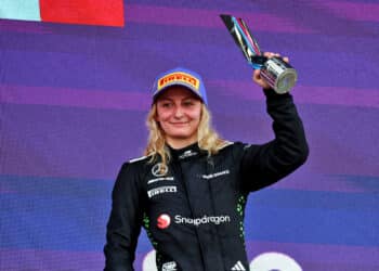 Auto : nouveau podium pour Doriane Pin