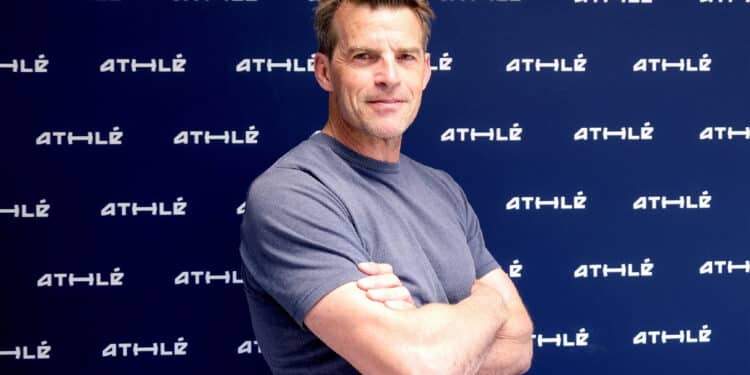 Athlétisme : la FFA tend une perche à Jean Galfione