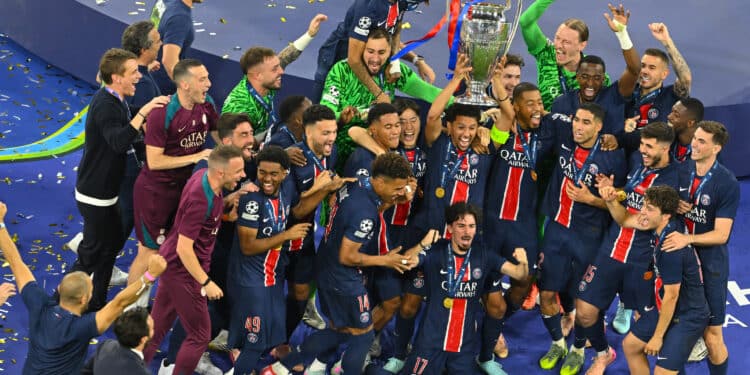 Football : PSG, à jamais la première