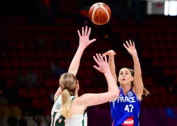 Basket : des Bleues surpuissantes lancées vers le dernier carré