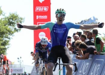 Cyclisme : Dorian Godon et Decathlon-AG2R en bleu-blanc-rouge !