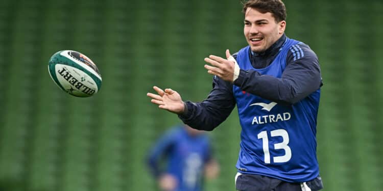 Pétanque : et si Antoine Dupont se mettait à la pétanque ?