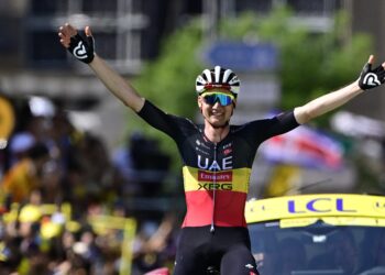 Tour de France 2025 : Wellens lève les bras, Alaphilippe aussi !