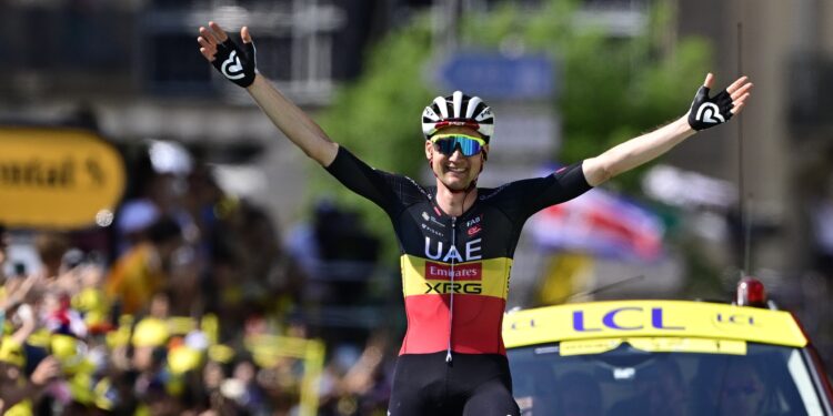 Tour de France 2025 : Wellens lève les bras, Alaphilippe aussi !