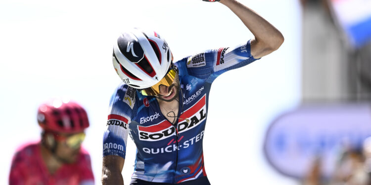Tour de France 2025 : Valentin Paret-Peintre, roi du Ventoux !