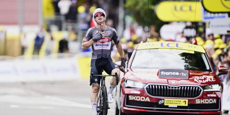 Tour de France 2025 : étape dantesque, Groves fend la pluie et Jegat chipe le top 10 !