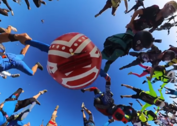 Chute libre : Greg Crozier et Karine Joly signent un record du monde historique