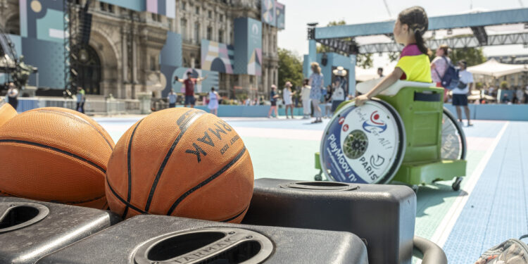 Paris fête le premier anniversaire des Jeux Paralympiques