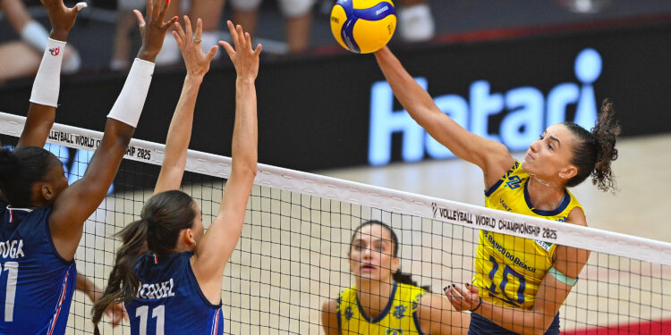 Volley : les Bleues s’arrêtent en quarts avec les honneurs