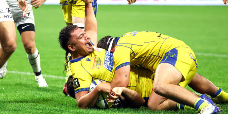 Rugby : avec autorité, Clermont domine Toulon et se replace