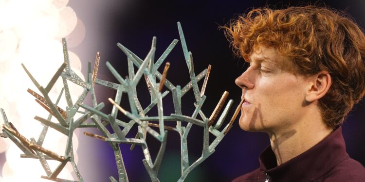 Tennis : roi de Paris, Jannik Sinner retrouve le trône