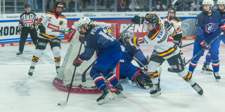 Hockey sur glace : les Bleues chutent aux tirs au but face à l’Allemagne