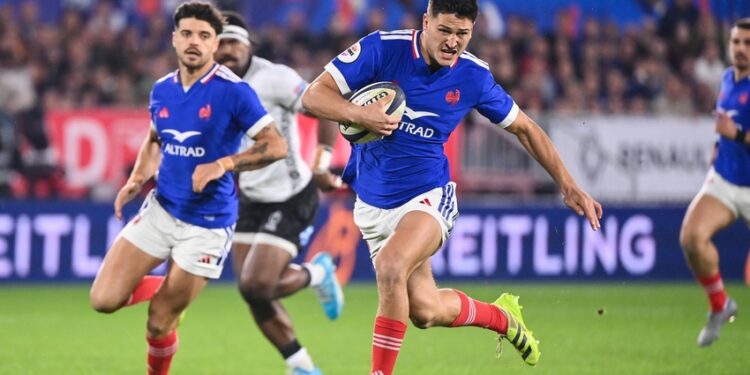 Rugby : un XV de France remodelé contre l'Australie