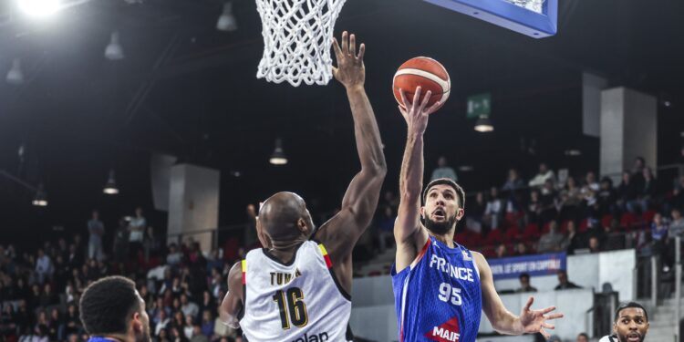 Basket : première poussive mais réussie pour les Bleus vers la Coupe du Monde