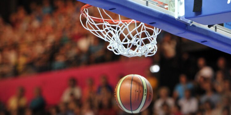 Du playground à l’exposition : le basket s’invite dans l’art avec « HOOP DREAMS »