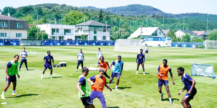 Le football français, un miroir de la société et un moteur de cohésion