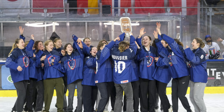 Hockey sur glace : les Bleuettes au rendez-vous et en bronze