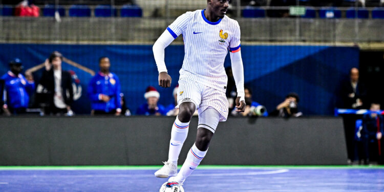 Futsal : les Bleus frappent fort face à la Lettonie et prennent les commandes