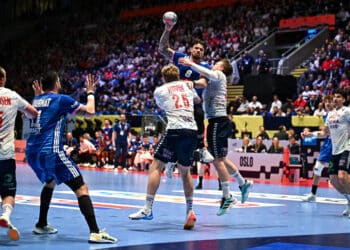 Handball : les Bleus domptent la Norvège et lancent idéalement leur tour principal