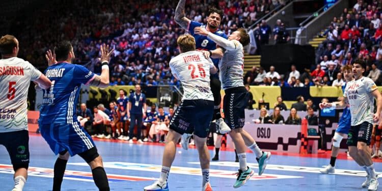 Handball : les Bleus domptent la Norvège et lancent idéalement leur tour principal