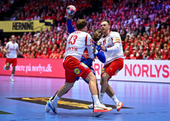 Handball : les Bleus cèdent face au Danemark
