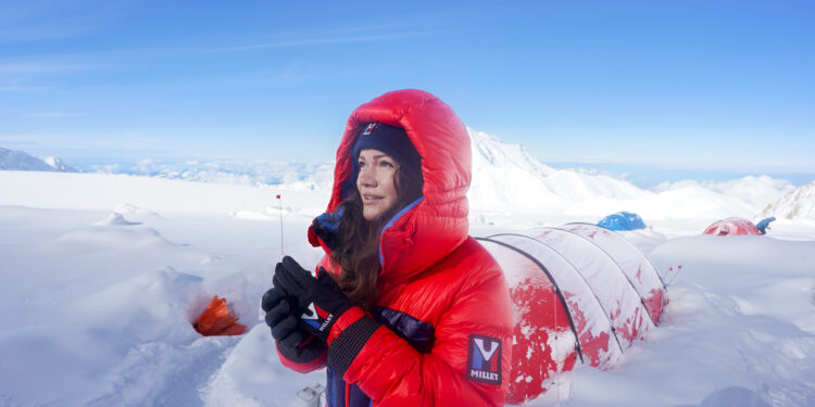 Chapitre III, L&rsquo;Everest : le film qui retrace l&rsquo;ascension de Constance Schaerer sur le toit du monde