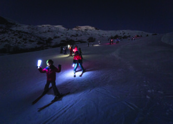 Les P&rsquo;tits Flambeaux 2026 : la montagne française s&rsquo;illumine pour les enfants