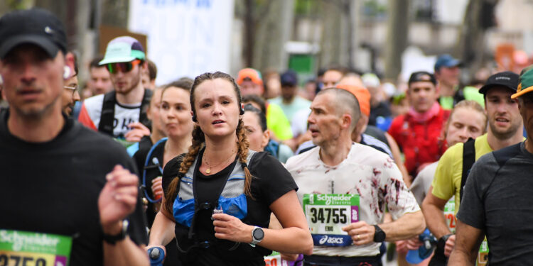 Marathon de Paris 2026 : le bitume parisien se conjugue au féminin