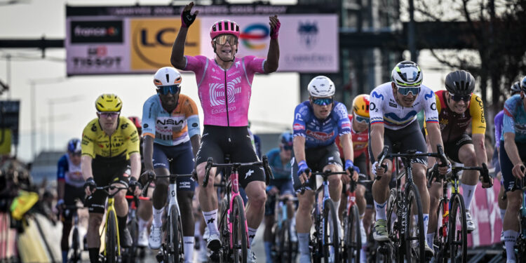 Paris-Nice 2026 : journée tranquille mais sprint intense, la 1ère étape sourit à Lamperti