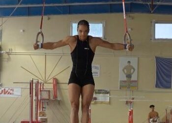 Dounia, au-delà de la croix de fer : le défi d&rsquo;une athlète qui refuse les limites