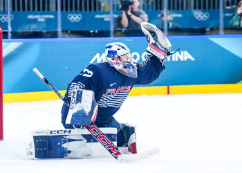 Hockey sur glace : les Bleues lancent leur campagne mondiale dans la douleur