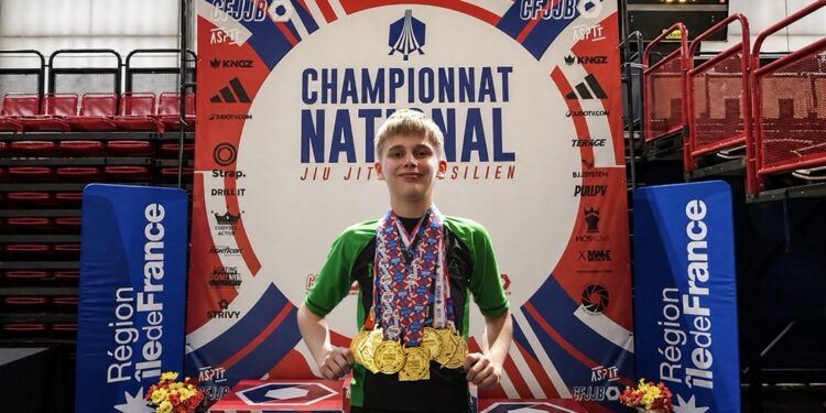 Jiu-jitsu : à 14 ans, Rafael Derache enchaîne les titres et vise l&rsquo;élite