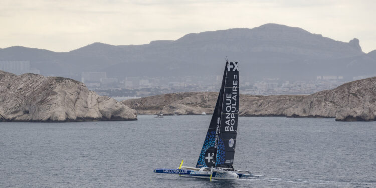 Voile : de la Méditerranée à la Gironde, le Maxi Banque Populaire XI reprend la mer
