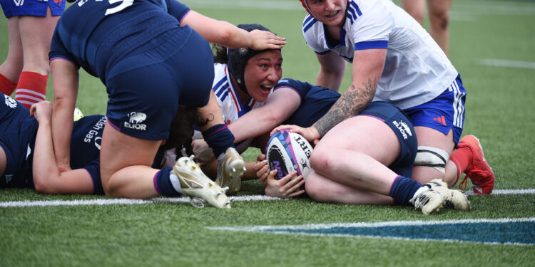 Rugby : Large victoire en Ecosse, les Bleues tiennent leur finale face à l’Angleterre