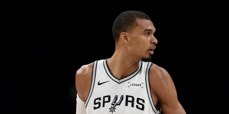 Basket : Wembanyama et San Antonio filent en finale de conférence